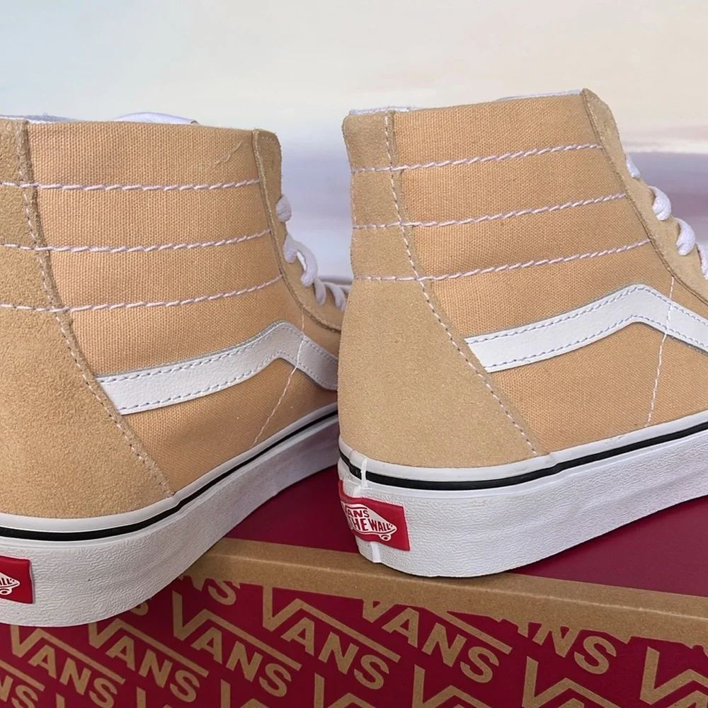 Vans Men’s Sk8-Hi Tapered
Color Theory Honey Peach
VN0A5KRUBLP
Sneakers - Picture 15 of 16
